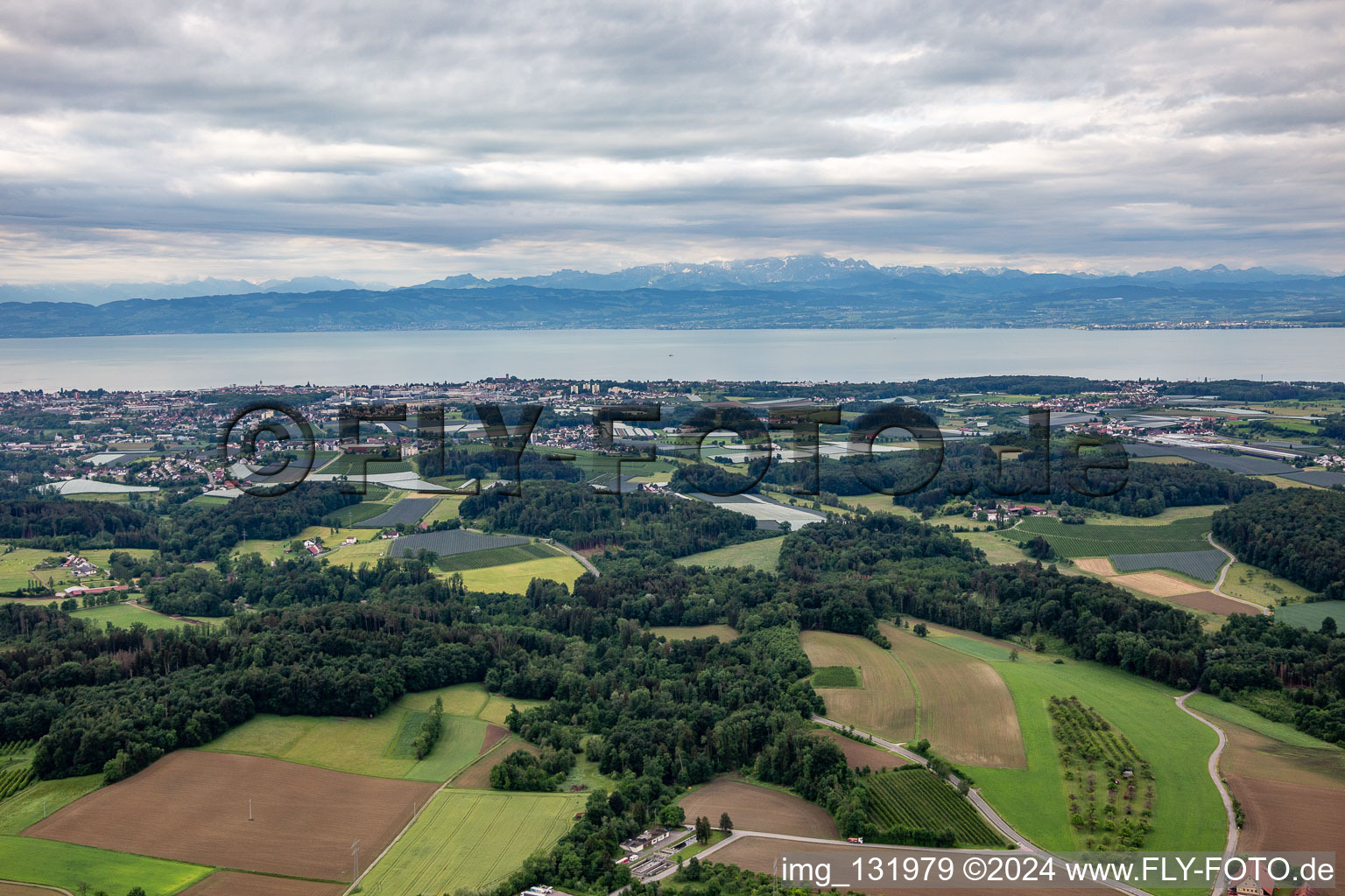 Vue aérienne de Panorama du lac de Constance à le quartier Windhag in Friedrichshafen dans le département Bade-Wurtemberg, Allemagne