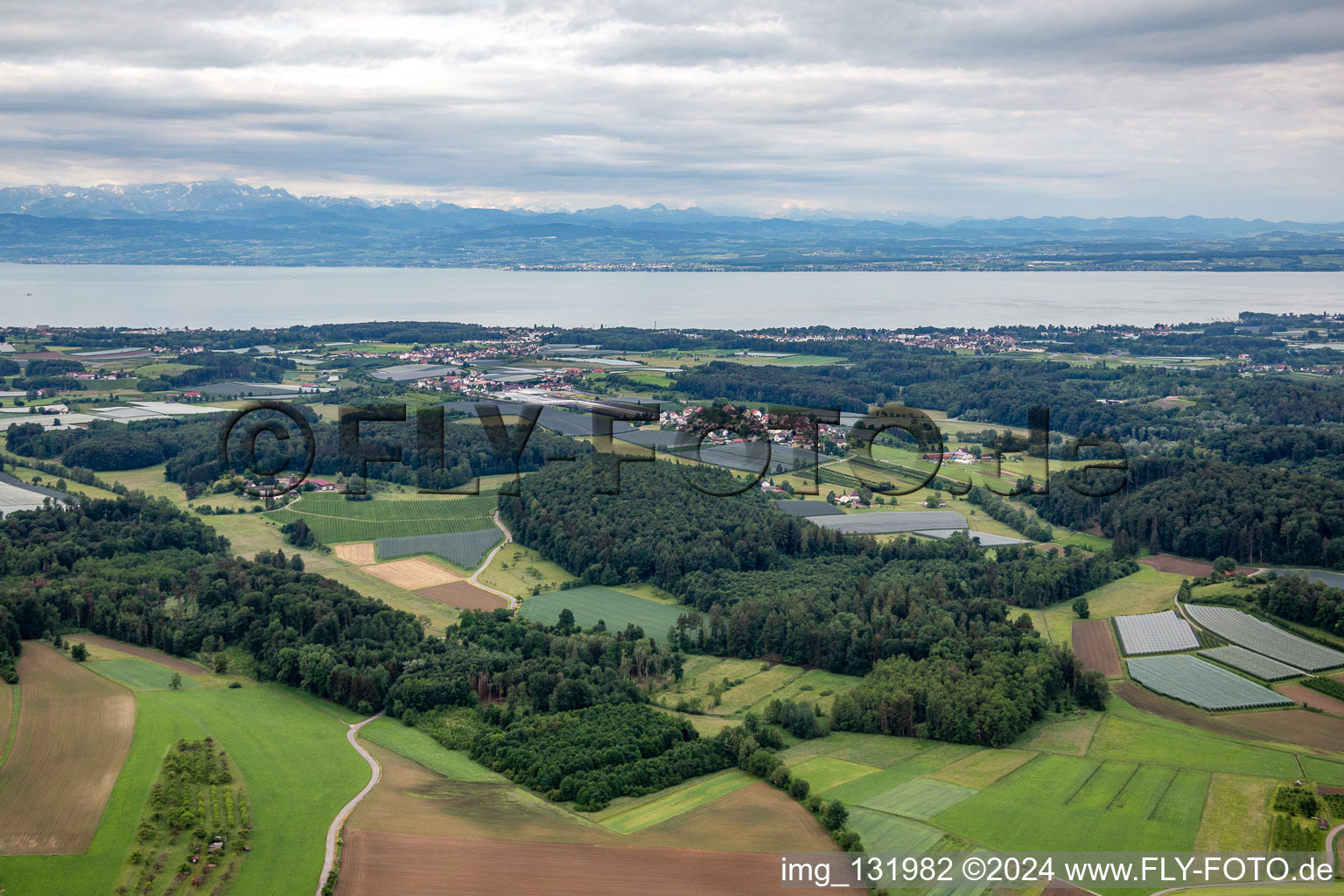 Vue aérienne de Fischbach à le quartier Manzell in Friedrichshafen dans le département Bade-Wurtemberg, Allemagne