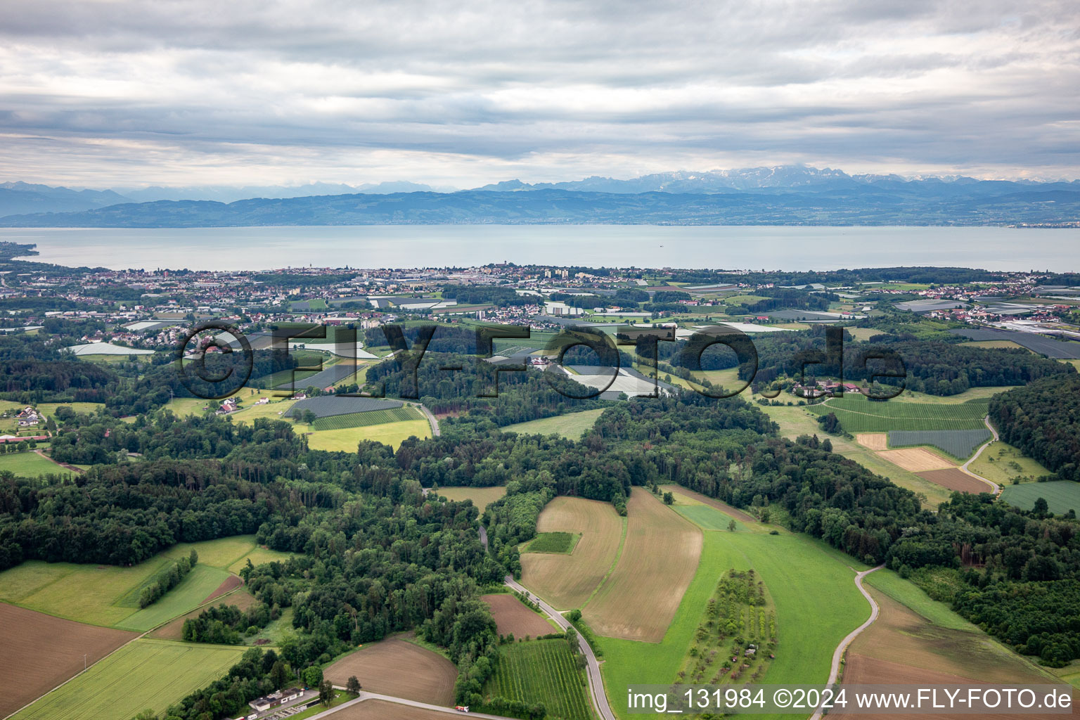 Vue aérienne de Panorama du lac de Constance depuis Friedrichshafen à le quartier Windhag in Friedrichshafen dans le département Bade-Wurtemberg, Allemagne