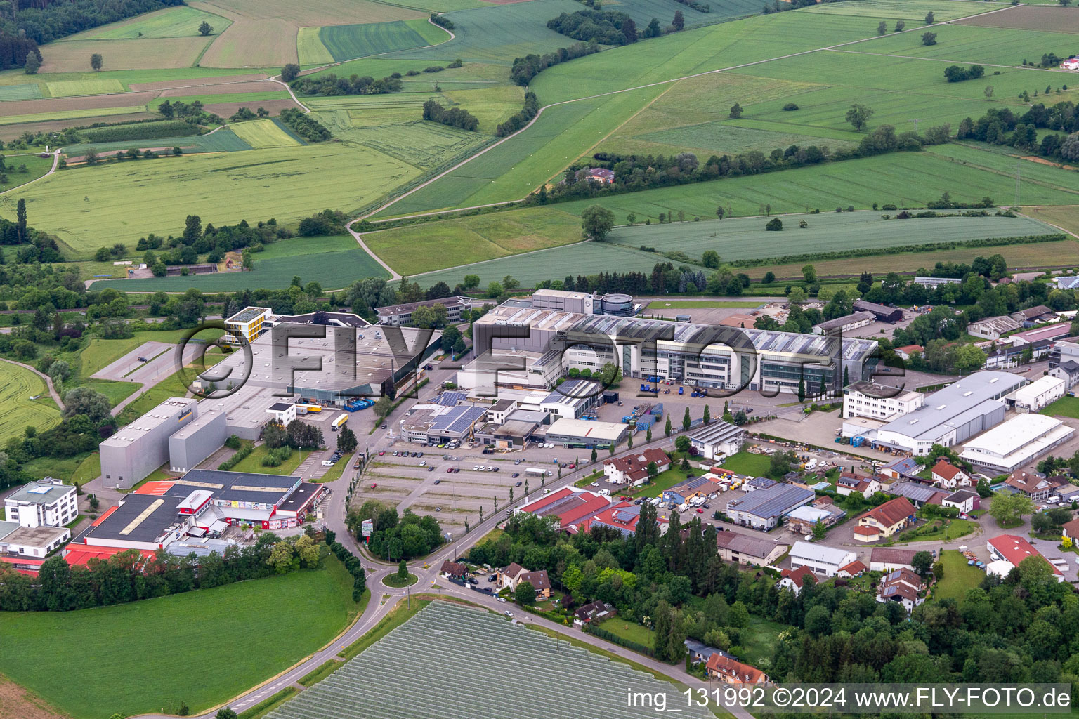 Vue aérienne de Albert Weber GmbH à le quartier Bergheim in Markdorf dans le département Bade-Wurtemberg, Allemagne