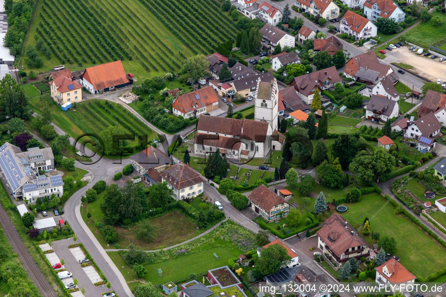 Vue aérienne de Église Saint-Georges à Bermatingen dans le département Bade-Wurtemberg, Allemagne