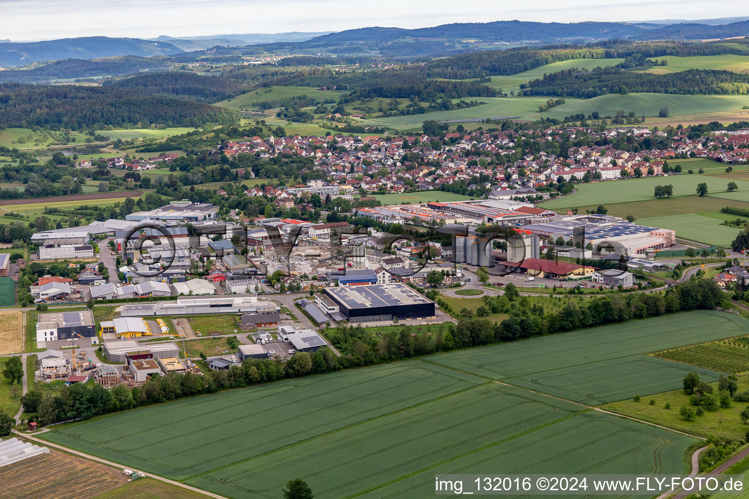 Vue aérienne de Zone industrielle Mimmenhausen à le quartier Mimmenhausen in Salem dans le département Bade-Wurtemberg, Allemagne