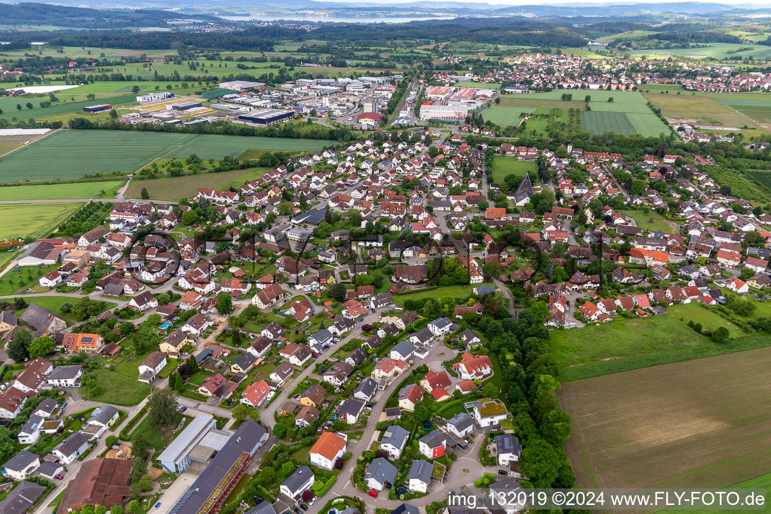 Vue aérienne de Zone industrielle de Mimmenhausen à le quartier Neufrach in Salem dans le département Bade-Wurtemberg, Allemagne