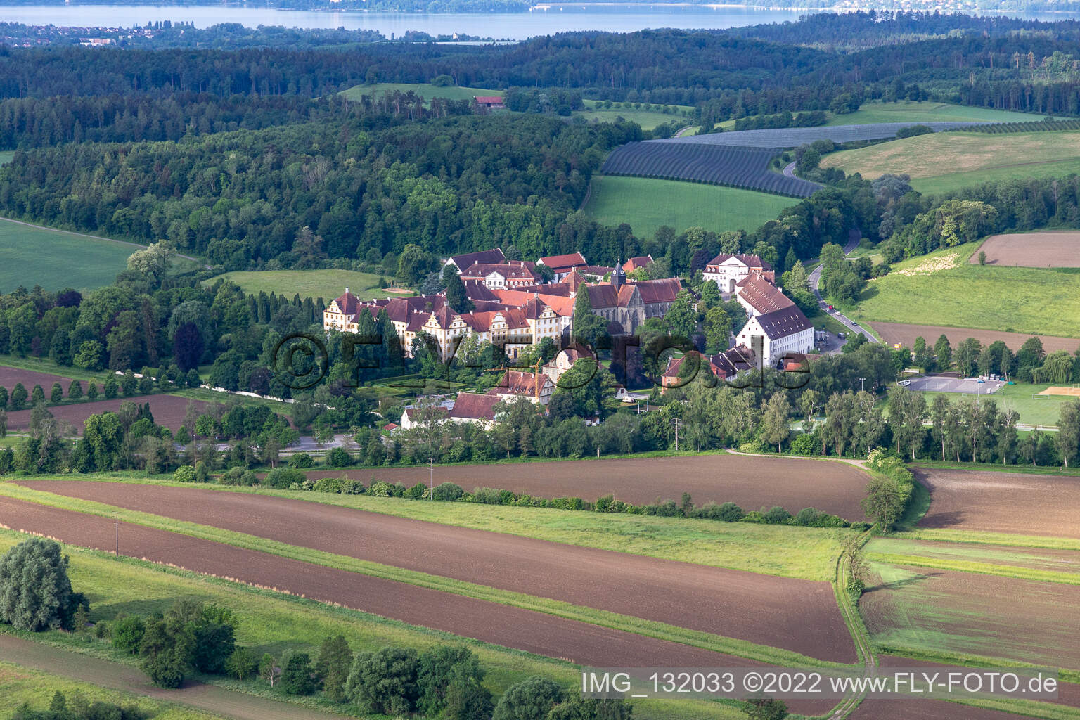 Vue aérienne de Monastère, école et château Salem à Salem dans le département Bade-Wurtemberg, Allemagne