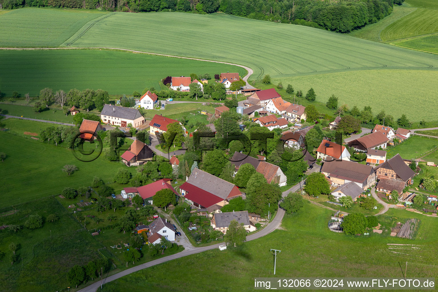 Vue aérienne de Alberweiler à Herdwangen-Schönach dans le département Bade-Wurtemberg, Allemagne