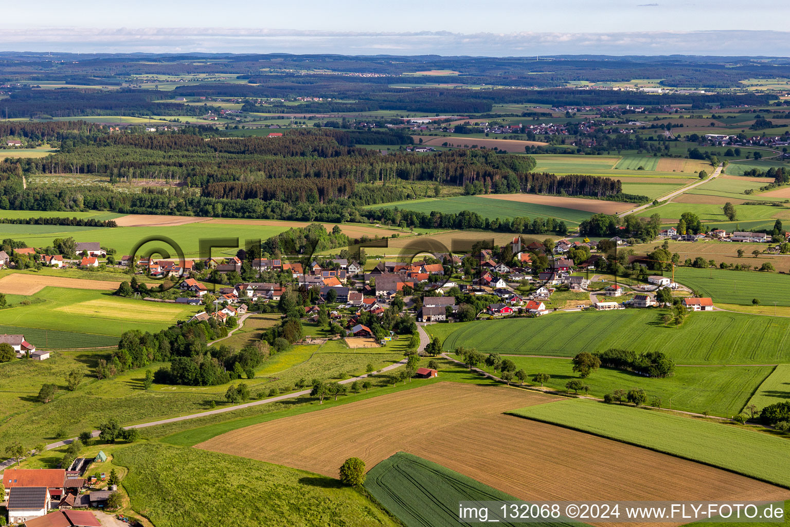 Vue aérienne de Quartier Sentenhart in Wald dans le département Bade-Wurtemberg, Allemagne