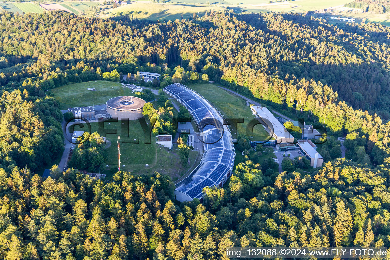 Vue aérienne de Aqueduc de l'association Sipplinger Berg du lac de Constance à le quartier Nesselwangen in Überlingen dans le département Bade-Wurtemberg, Allemagne