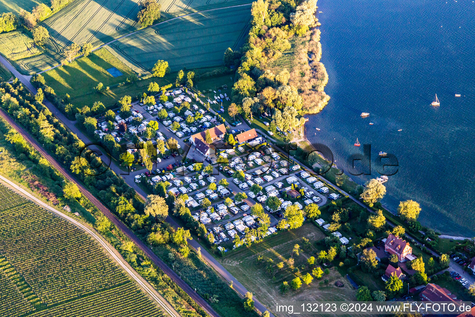 Vue aérienne de Camping Birnau Maurach à le quartier Seefelden in Uhldingen-Mühlhofen dans le département Bade-Wurtemberg, Allemagne