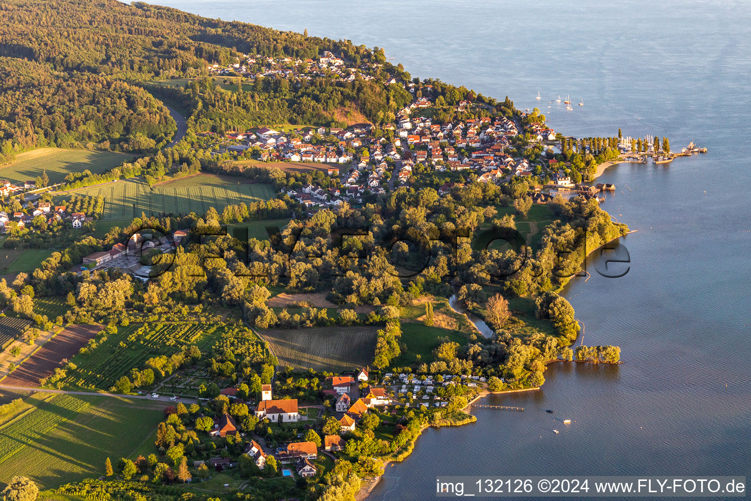 Vue aérienne de Quartier Unteruhldingen in Uhldingen-Mühlhofen dans le département Bade-Wurtemberg, Allemagne