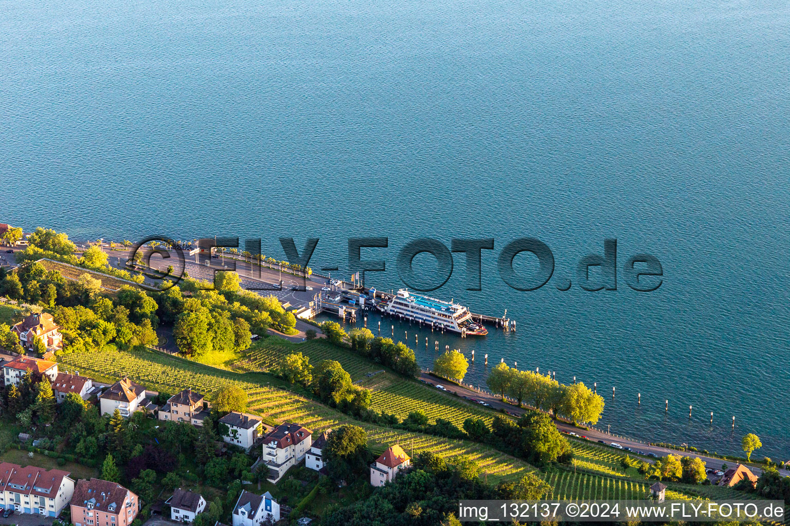 Vue aérienne de Ferry Meersburg-Constance (port Meersburg) à Meersburg dans le département Bade-Wurtemberg, Allemagne