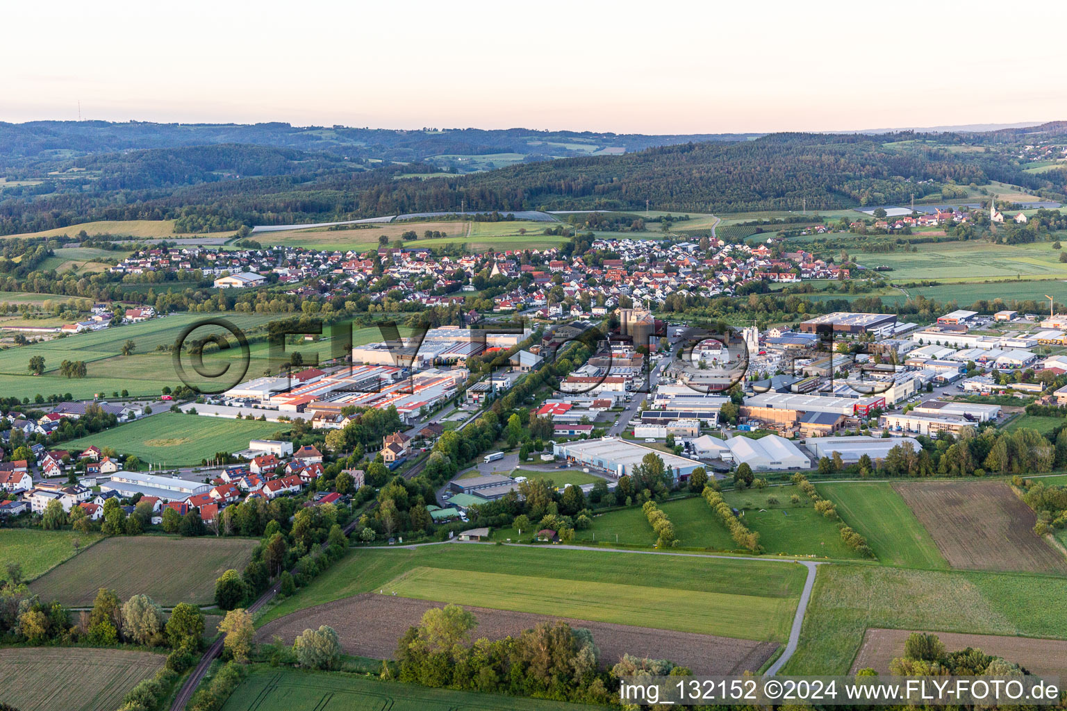 Vue aérienne de Zone industrielle Mimmenhausen à le quartier Mimmenhausen in Salem dans le département Bade-Wurtemberg, Allemagne