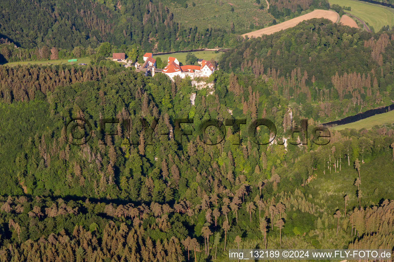 Vue aérienne de DJH Auberge de Jeunesse Burg Wildenstein à Leibertingen dans le département Bade-Wurtemberg, Allemagne