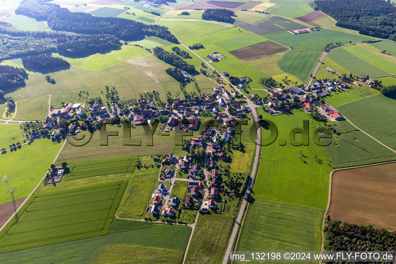 Vue aérienne de Langenhar à Meßkirch dans le département Bade-Wurtemberg, Allemagne