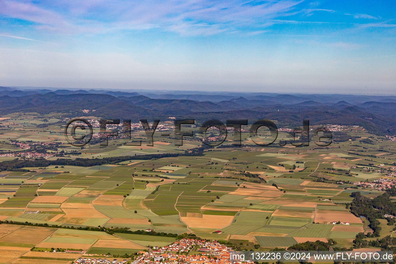 Vue aérienne de Panorama du Palatinat du Sud Horbachtal à Steinweiler dans le département Rhénanie-Palatinat, Allemagne