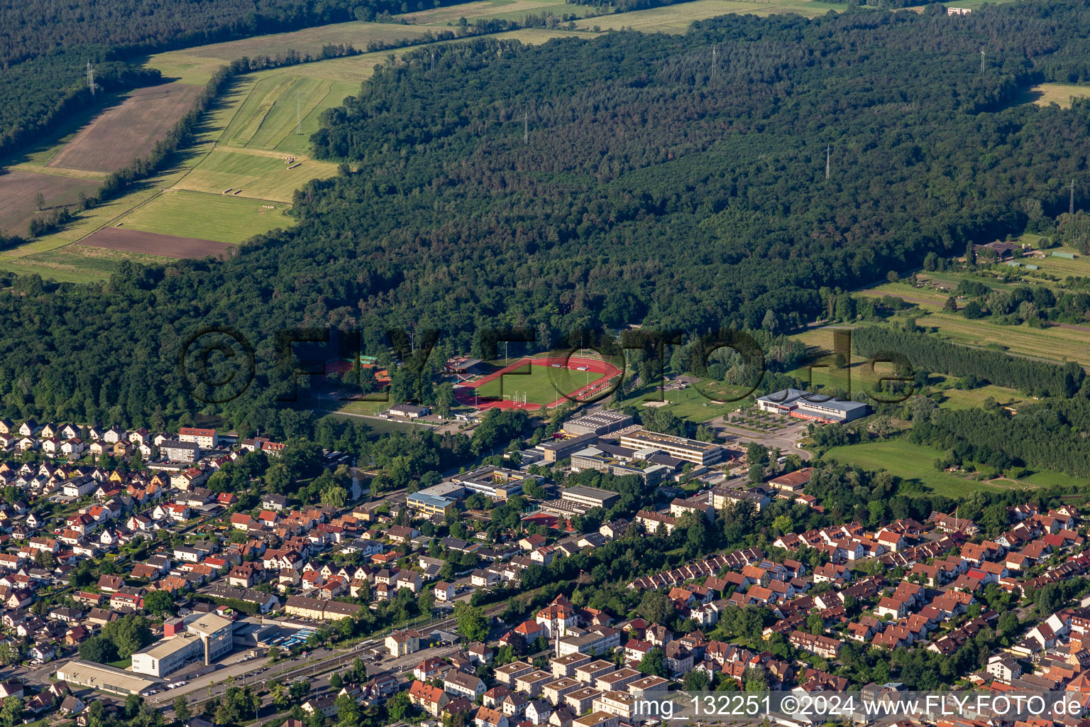 Vue aérienne de Stade Bienwald à Kandel dans le département Rhénanie-Palatinat, Allemagne