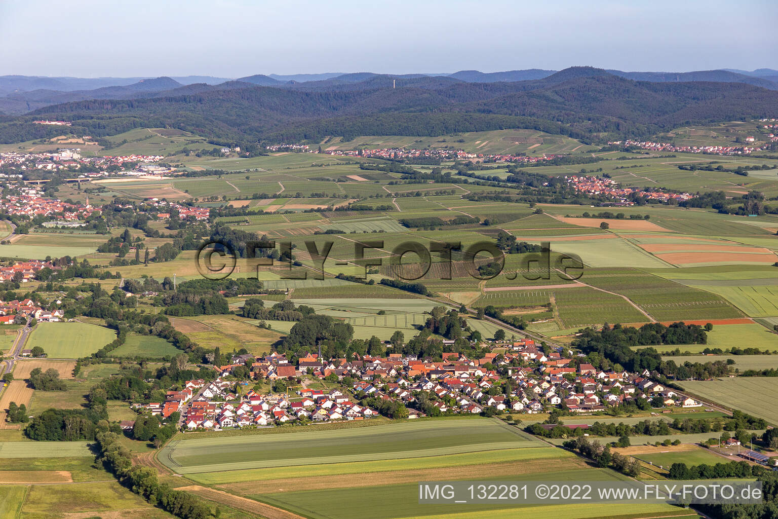 Barbelroth dans le département Rhénanie-Palatinat, Allemagne vu d'un drone