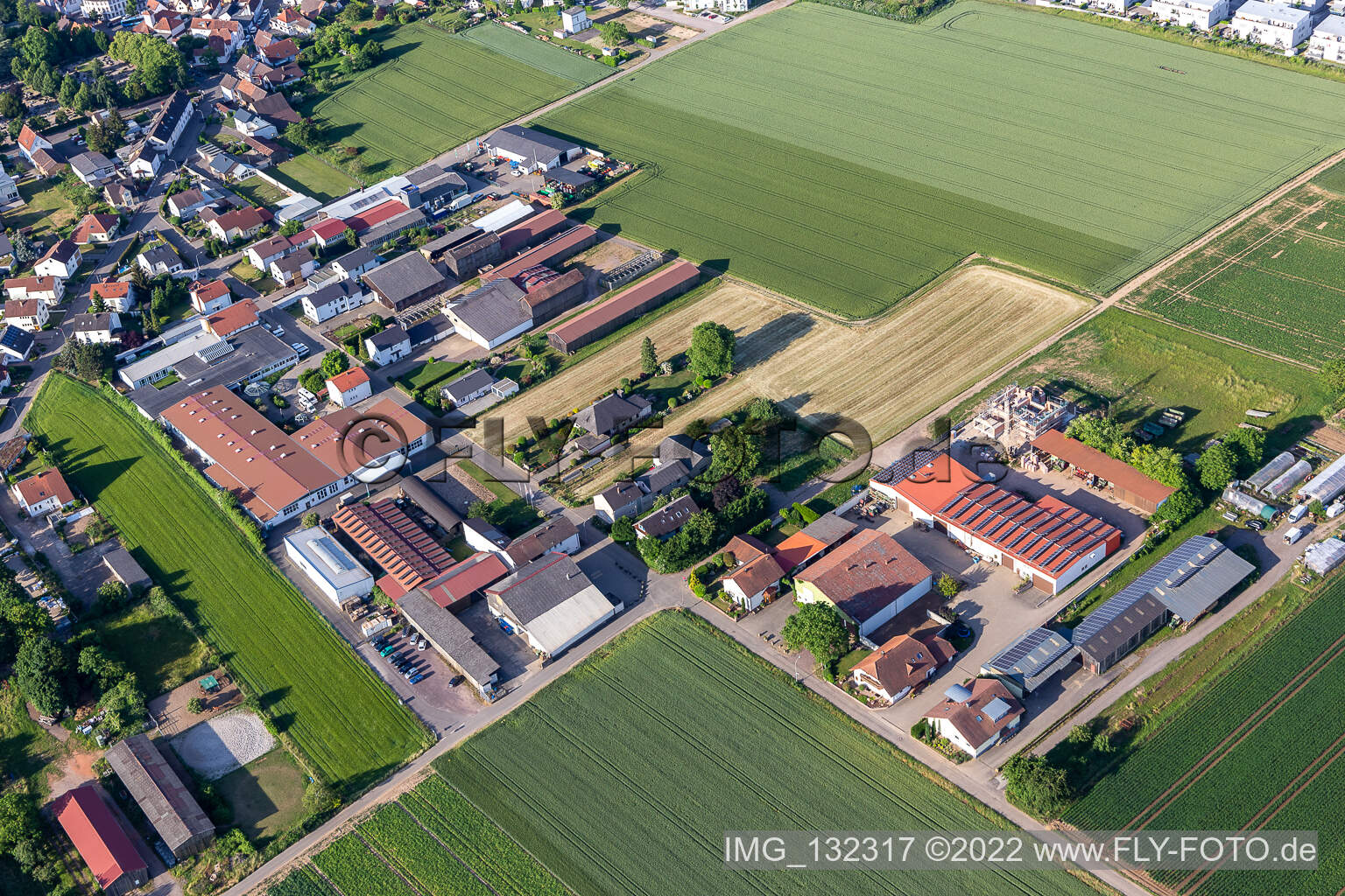 Vue aérienne de Le Hoflädel de Christophe à le quartier Herxheim in Herxheim bei Landau dans le département Rhénanie-Palatinat, Allemagne