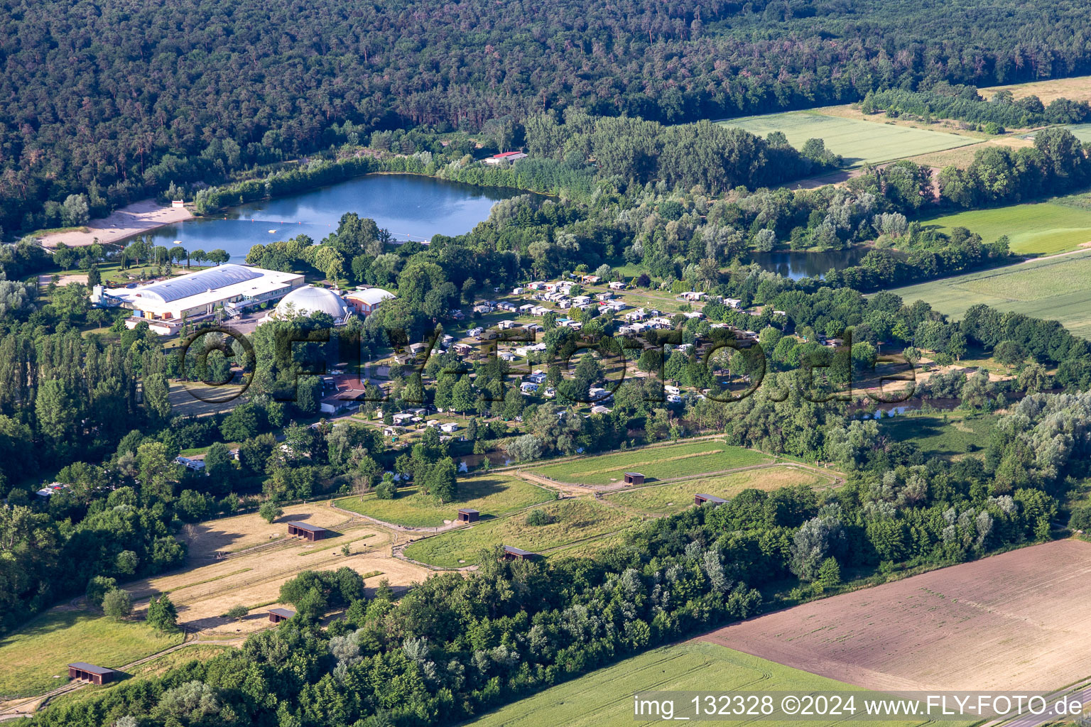 Vue aérienne de Camping Rülzheim à Rülzheim dans le département Rhénanie-Palatinat, Allemagne