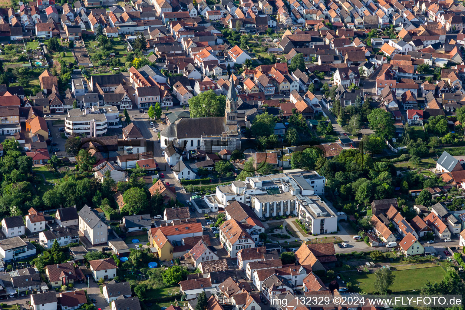 Vue aérienne de Braun'sche Stiftung - maison de retraite, résidence et maison de retraite à Rülzheim dans le département Rhénanie-Palatinat, Allemagne