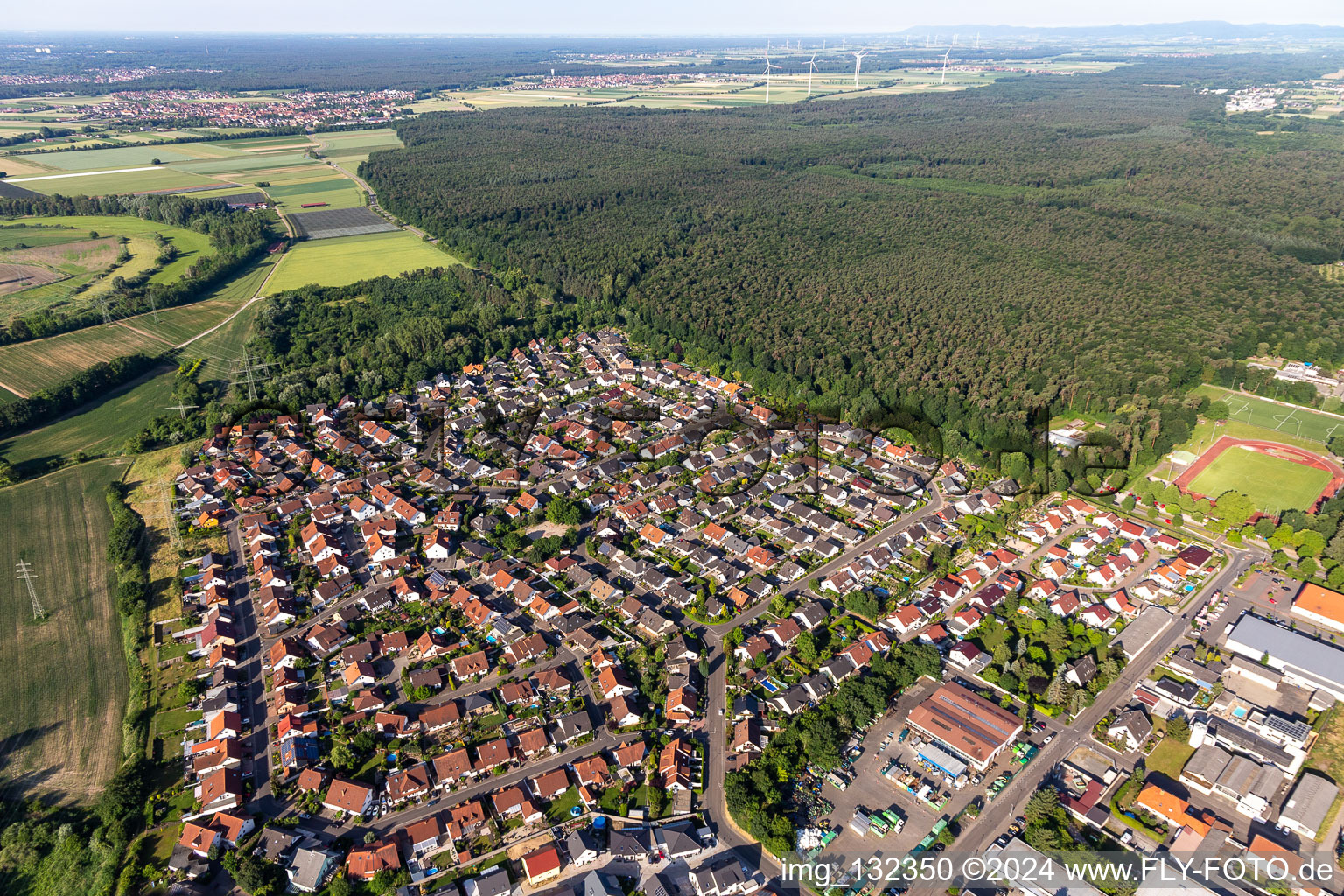 Rülzheim dans le département Rhénanie-Palatinat, Allemagne d'un drone