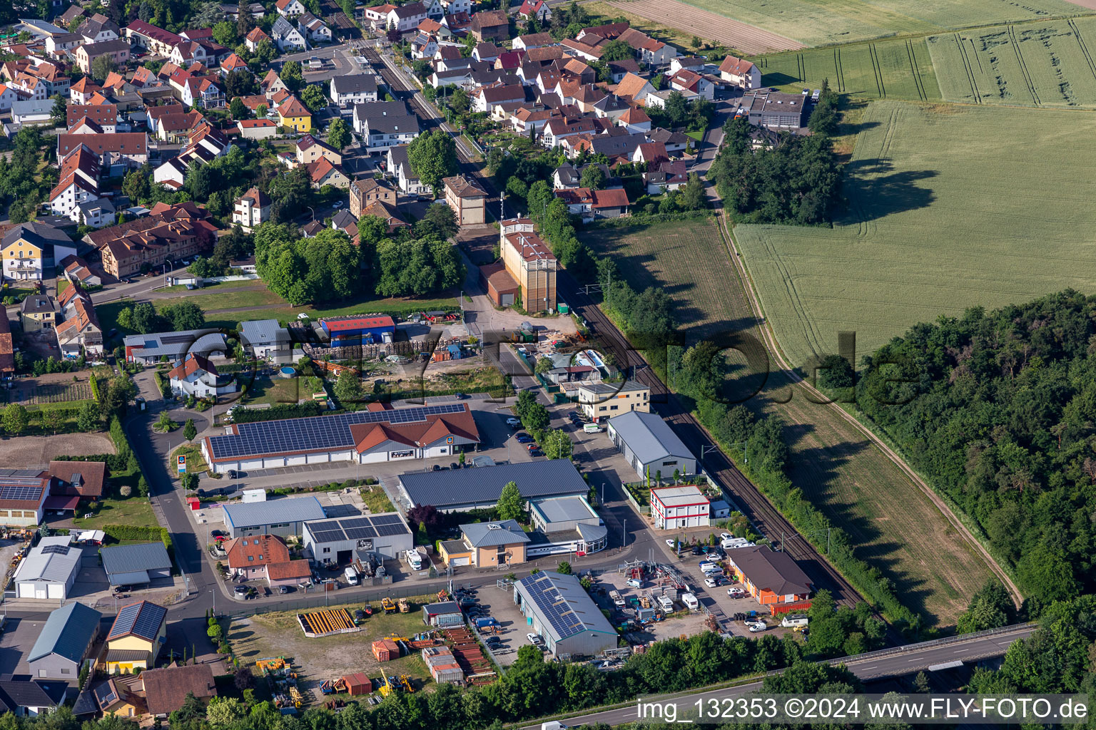 Vue aérienne de Neuf acres à Rheinzabern dans le département Rhénanie-Palatinat, Allemagne