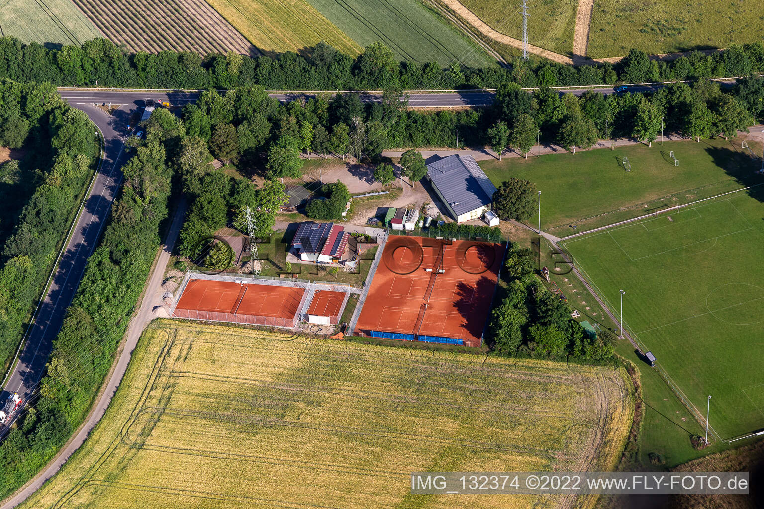 Vue aérienne de SV 1965 ERLENBACH à Erlenbach bei Kandel dans le département Rhénanie-Palatinat, Allemagne