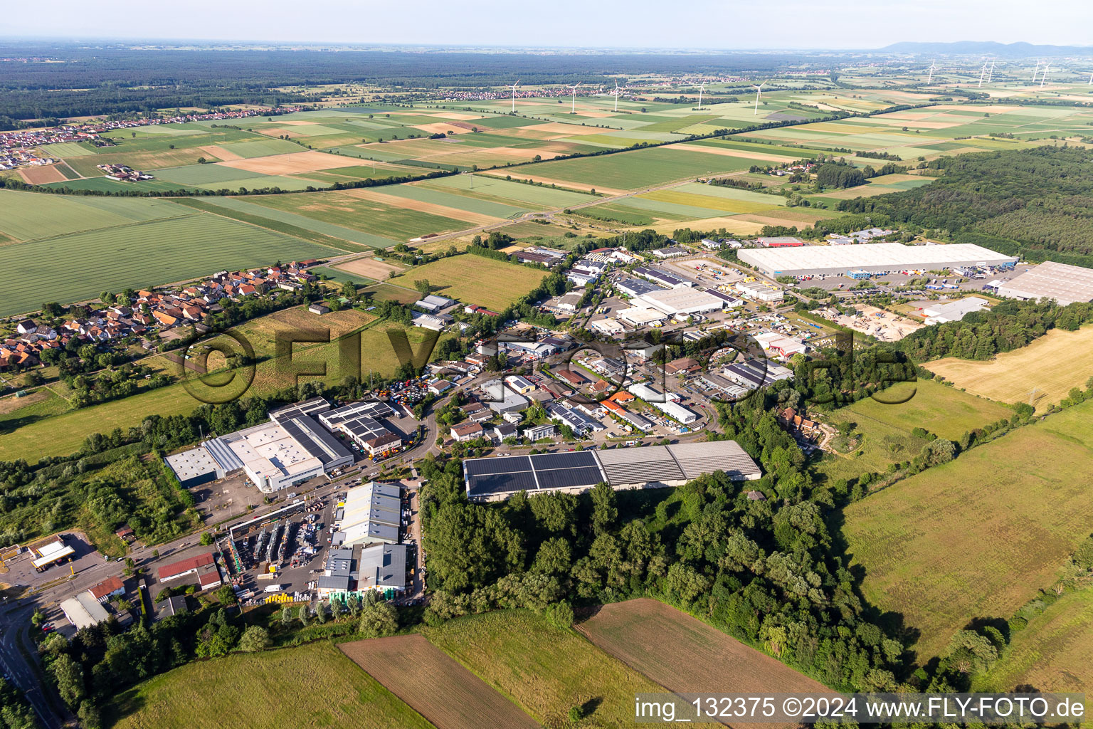 Zone industrielle de Horst à le quartier Minderslachen in Kandel dans le département Rhénanie-Palatinat, Allemagne hors des airs