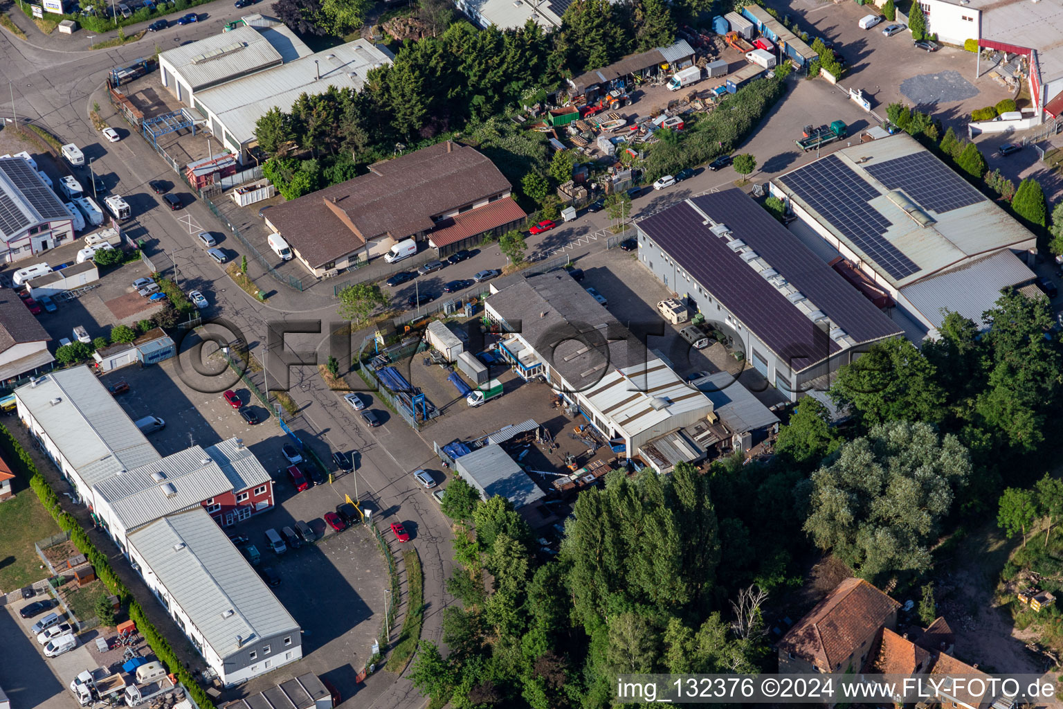 Vue aérienne de Frey Metalltechnik, propriétaire Dipl.-Ing. Matthias Frey eK à le quartier Minderslachen in Kandel dans le département Rhénanie-Palatinat, Allemagne