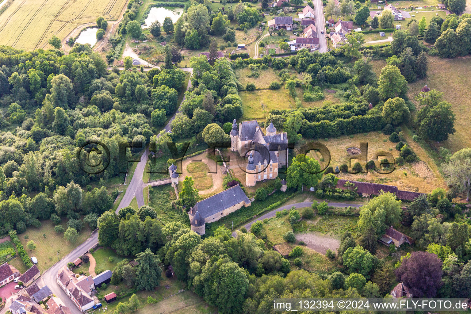 Photographie aérienne de Château de Semur-en-Vallon à Semur-en-Vallon dans le département Sarthe, France