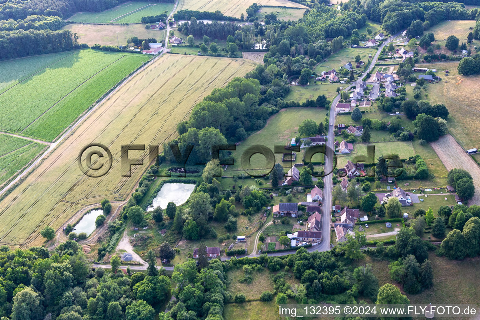 Photographie aérienne de Semur-en-Vallon dans le département Sarthe, France