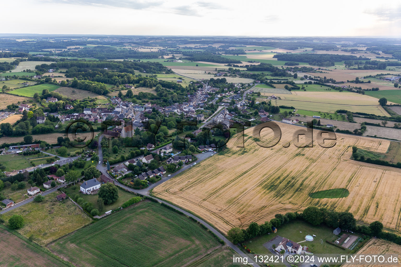 Vue aérienne de Coudrecieux dans le département Sarthe, France