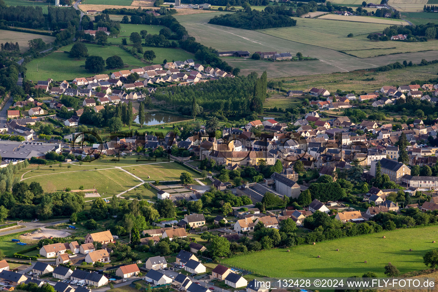 Vue aérienne de Château de Bouloire à Bouloire dans le département Sarthe, France