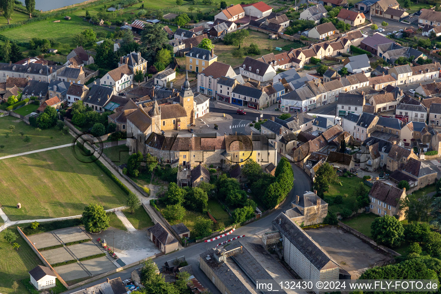 Vue aérienne de Château de Bouloire à Bouloire dans le département Sarthe, France