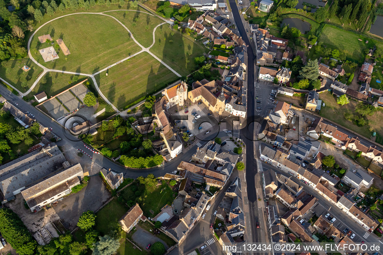 Vue oblique de Château de Bouloire à Bouloire dans le département Sarthe, France