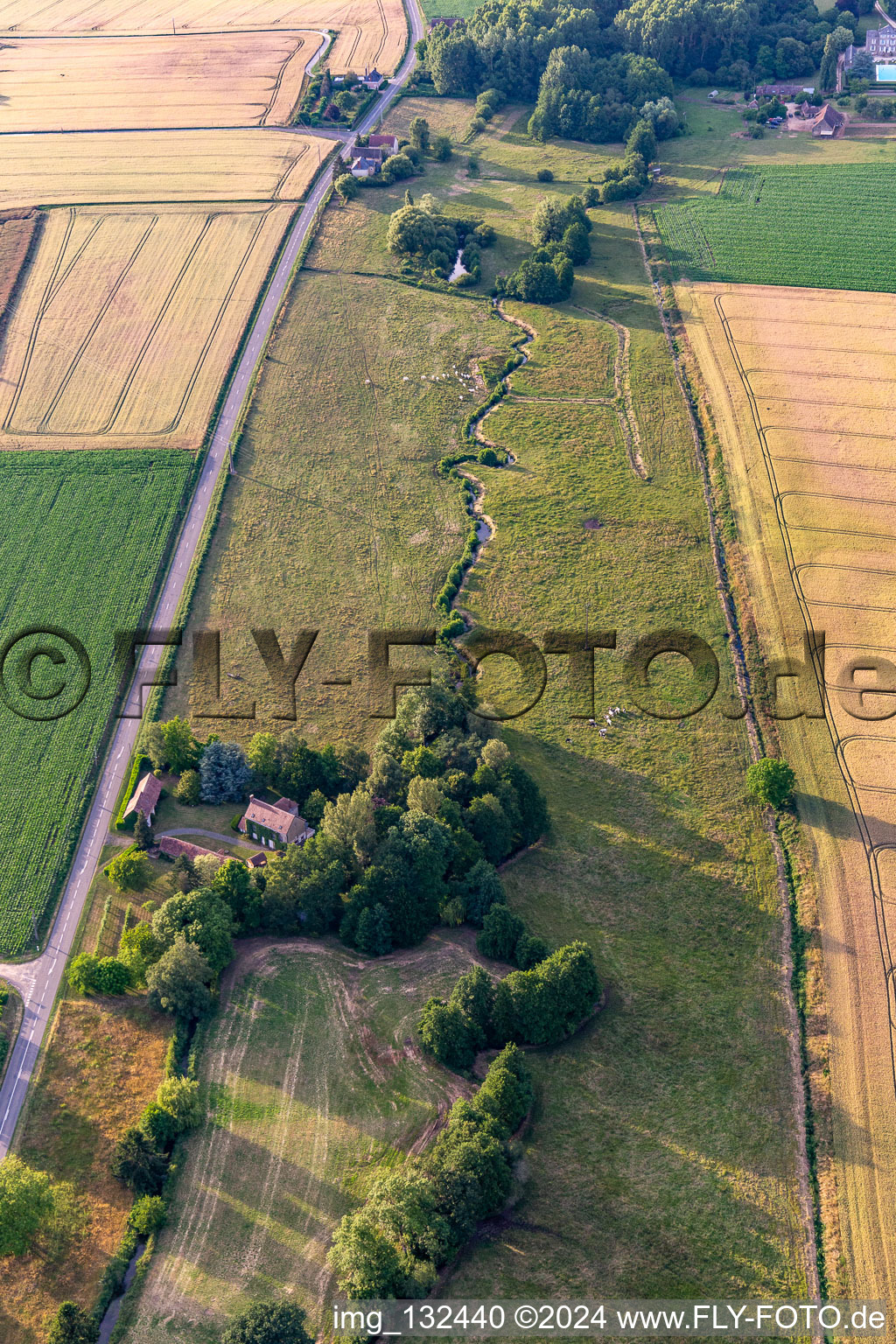 Vue aérienne de La Tortue à Saint-Michel-de-Chavaignes dans le département Sarthe, France