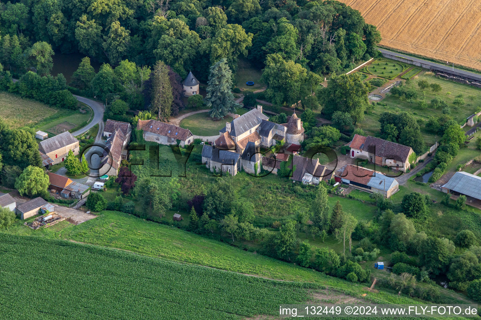 Vue aérienne de Jardin Médiéva à Saint-Michel-de-Chavaignes dans le département Sarthe, France