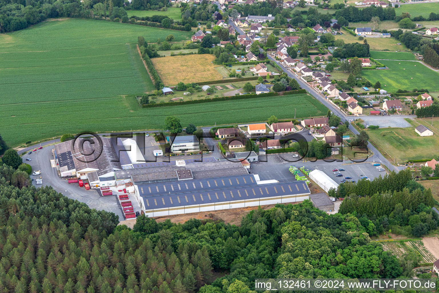 Vue oblique de Métaseval à Semur-en-Vallon dans le département Sarthe, France