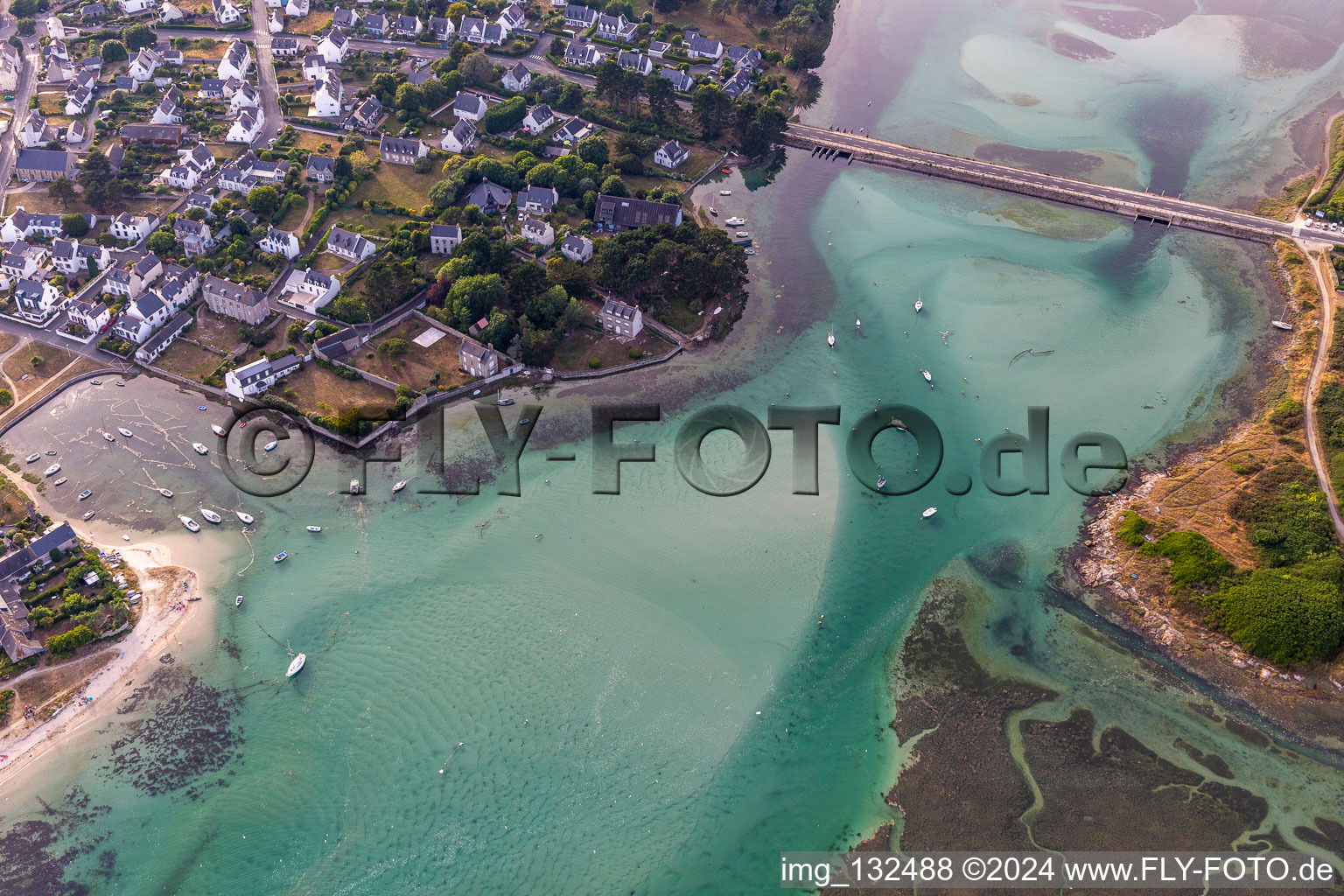 Vue aérienne de L'étoile à Plobannalec-Lesconil dans le département Finistère, France