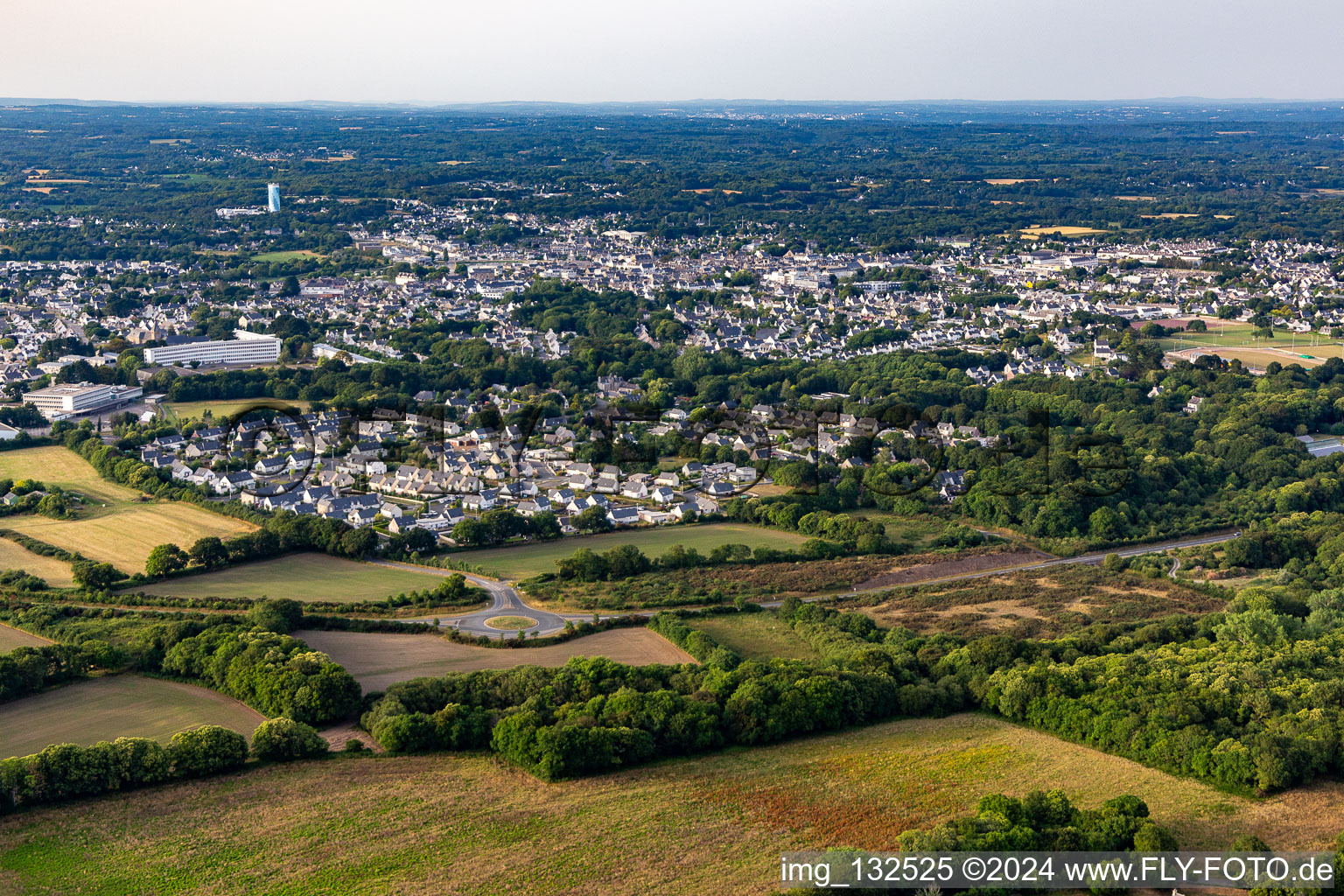 Vue aérienne de Quartier Le Guiric-Trebehoret in Pont-l’Abbé dans le département Finistère, France