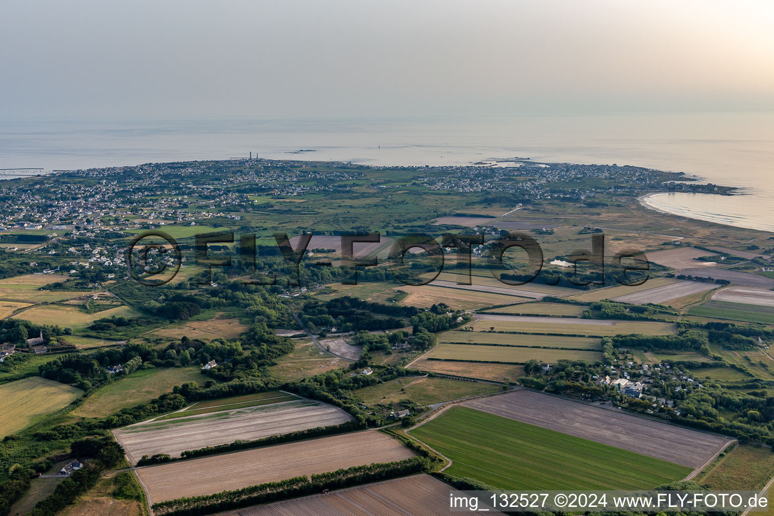 Vue aérienne de Quartier St-Guenole-St Pierre in Penmarch dans le département Finistère, France