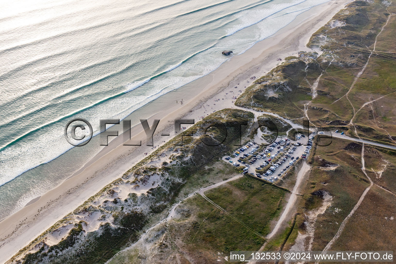 Vue aérienne de Surf Parking La Torche 1 à Saint-Jean-Trolimon dans le département Finistère, France
