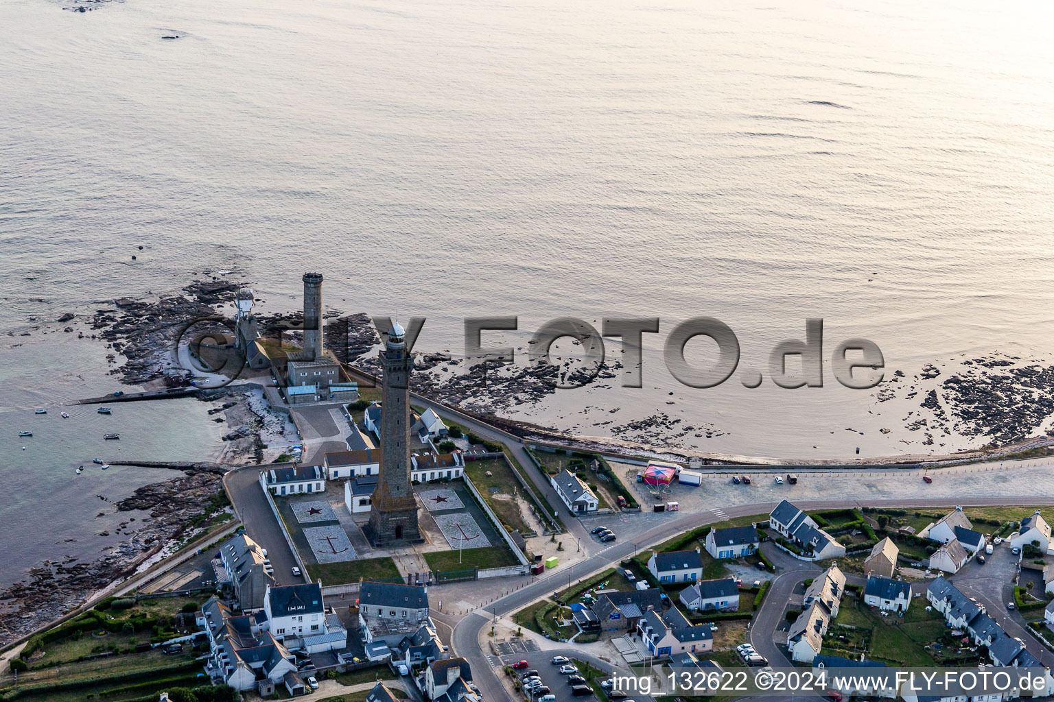 Vue aérienne de Phare d'Eckmühl et le vieux phare de Penmarch à le quartier St-Guenole-St Pierre in Penmarch dans le département Finistère, France