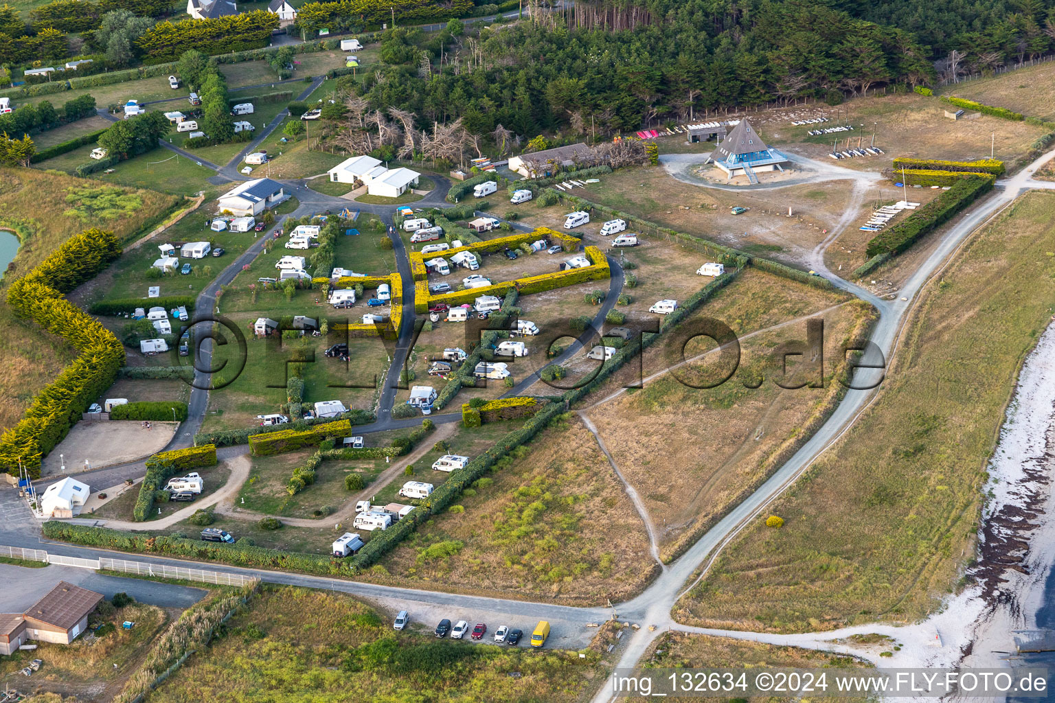 Vue aérienne de Camping Municipal Toul Ar Ster à le quartier Penmarc'h-Kerity in Penmarch dans le département Finistère, France