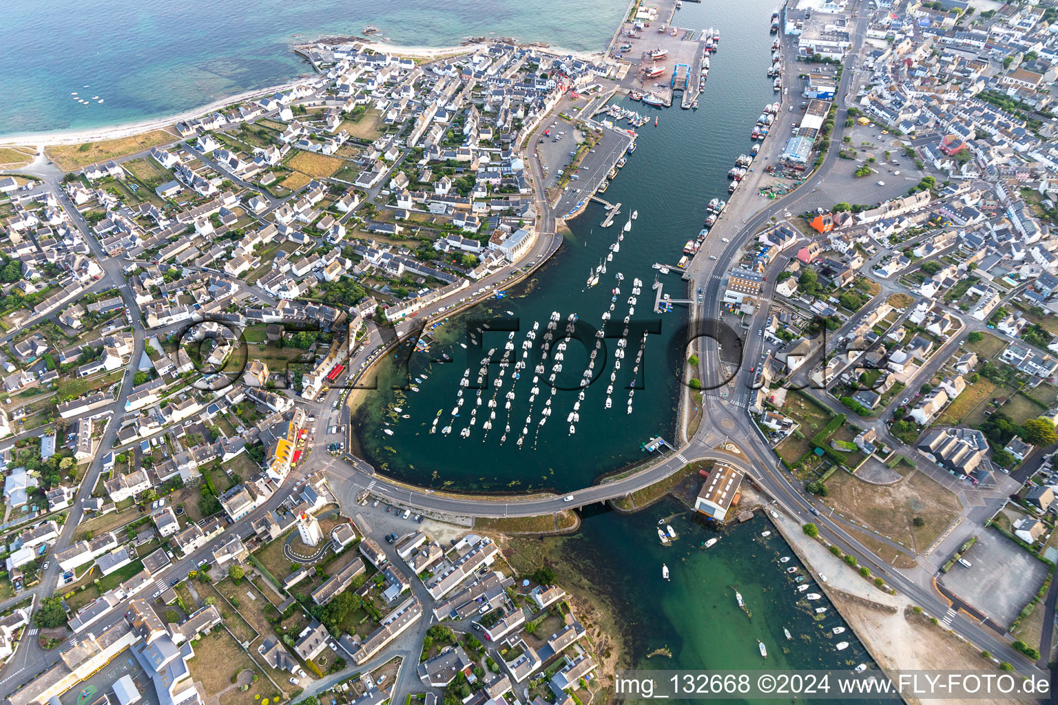 Image drone de Port de Guilvine à Treffiagat dans le département Finistère, France