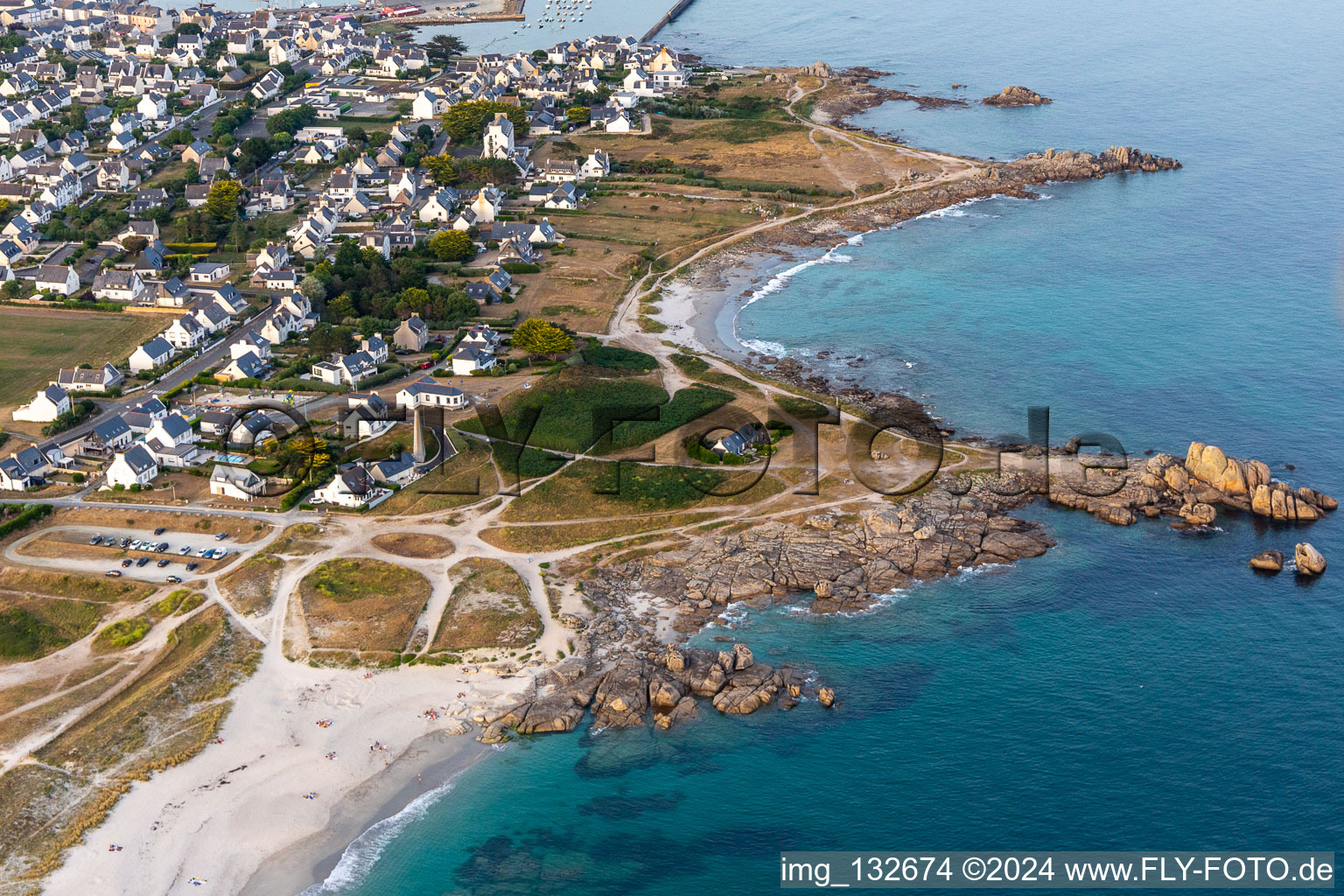 Vue aérienne de Rocher de Goudoul à Plobannalec-Lesconil dans le département Finistère, France