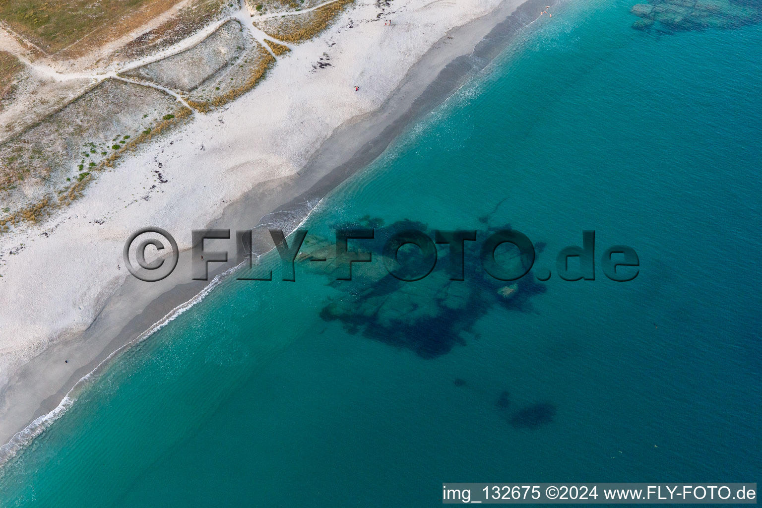 Vue oblique de Plage de Kersauz à Treffiagat dans le département Finistère, France