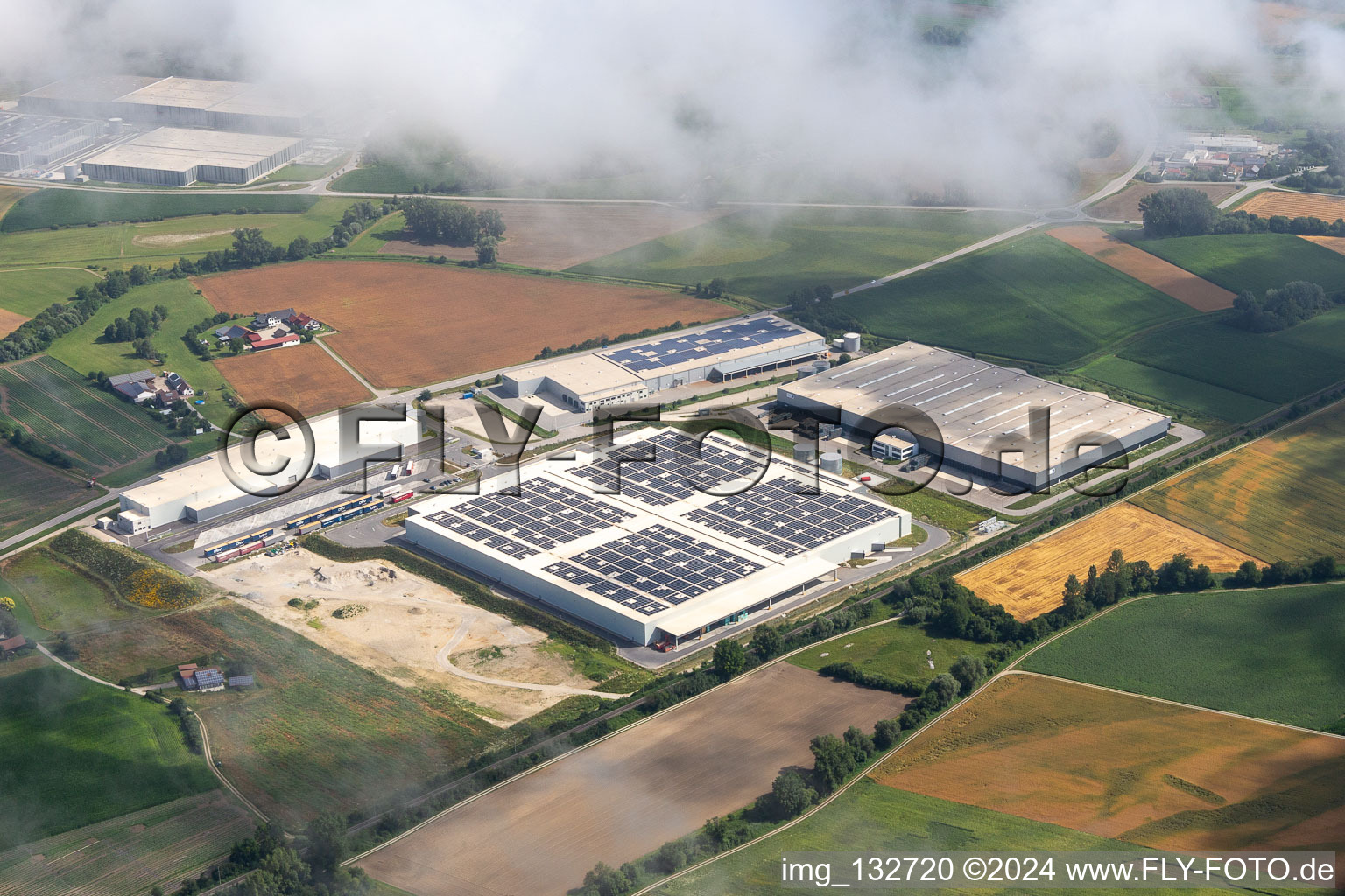 Vue aérienne de Parc industriel 1 avec Rudolph Spedition und Logistik GmbH et Leadec FM BV & Co. KG à Mamming dans le département Bavière, Allemagne