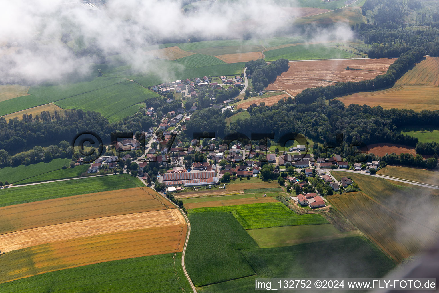 Vue aérienne de Quartier Niederhöcking in Landau an der Isar dans le département Bavière, Allemagne