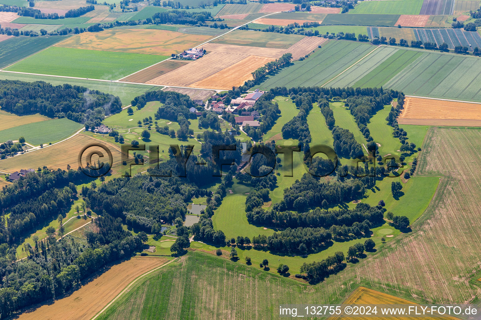 Vue aérienne de Club de golf Schloßberg eV à le quartier Altersberg in Reisbach dans le département Bavière, Allemagne