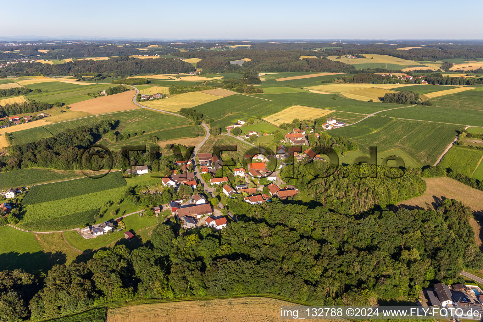 Vue aérienne de Quartier Pilberskofen in Mamming dans le département Bavière, Allemagne